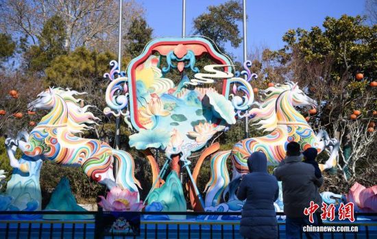 1��22����ɽ�|ʡ�����е�45�����µ�һȪӭ���������b�����������M�������ß����ԡ������ںӡ���ӳȪ�ǡ������}�����o�ǺӞ��S����(li��n)����ͻȪ������?zh��)�������������������D���ο��^�p���RԪ�ء�������