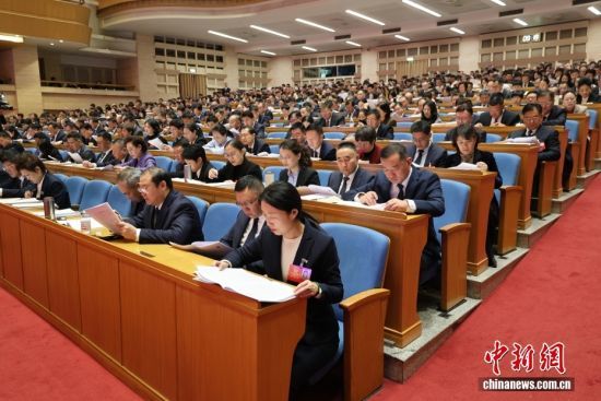 1��27����ɽ�|ʡʮ�Č��˴��ĴΕ�(hu��)�h�ڝ�(j��)���_(k��i)Ļ  ������ӛ�� ������ �z