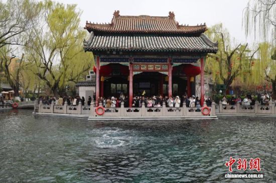 3��18����ɽ�|��(j��)�����������Е�����ͻȪ����(j��)�ϴ����������ձ��^��������ȱ����Ч��ˮ�a(b��)�o���B�Ձ�(l��i)����ͻȪˮλ���_���������½���ģʽ����(d��ng)���峿������՚�Ӱ푣���(j��)��ӭ��(l��i)һ��(ch��ng)���r�r�Ĵ��ꡣ������ӛ�� �O���� �z