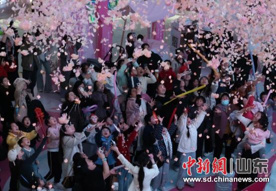 ����ɽ�q�𡱴��ͻ����ꌢ��(ji��)�շՇ�����픷����Oٻ �z